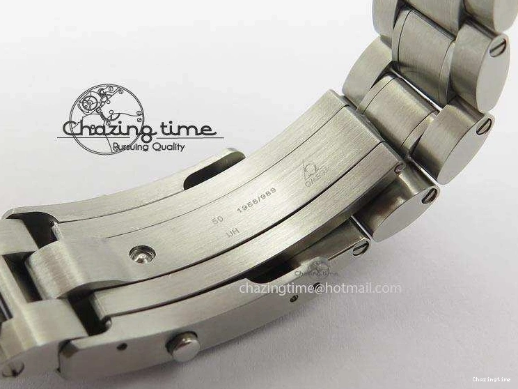 0516 Efficient Speedmaster JHF SS Snoopy Award 45th Anniversary White dial On SS Bracelet 8239